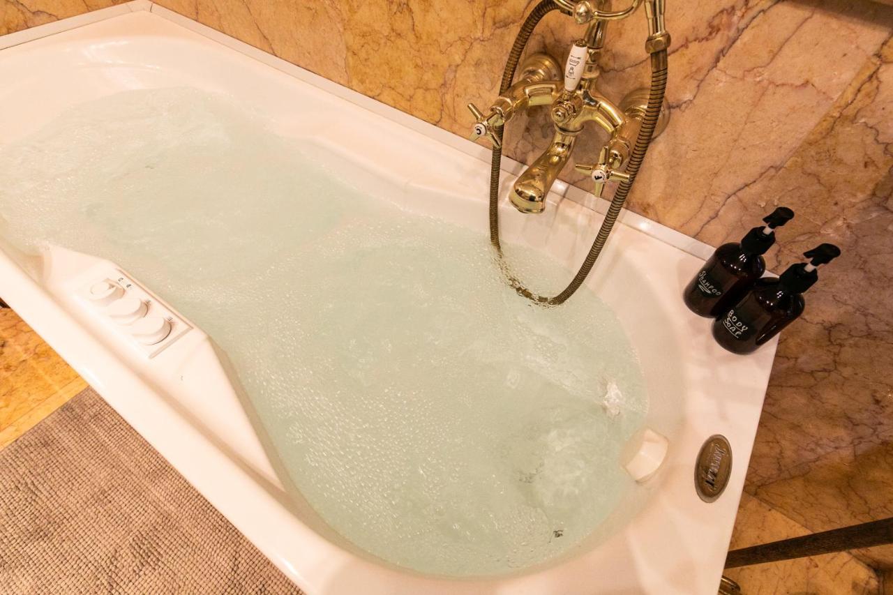Klimt - Jacuzzi 5 Star - Luxury Design Apartment Milano Dış mekan fotoğraf