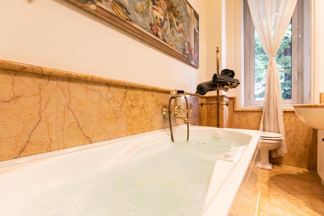 Klimt - Jacuzzi 5 Star - Luxury Design Apartment Milano Dış mekan fotoğraf