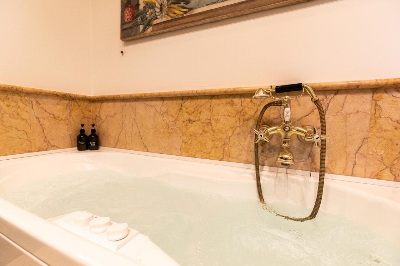 Klimt - Jacuzzi 5 Star - Luxury Design Apartment Milano Dış mekan fotoğraf